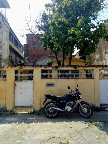 Coelho Neto duas casas em terreno de 360m² junto ao Metrô