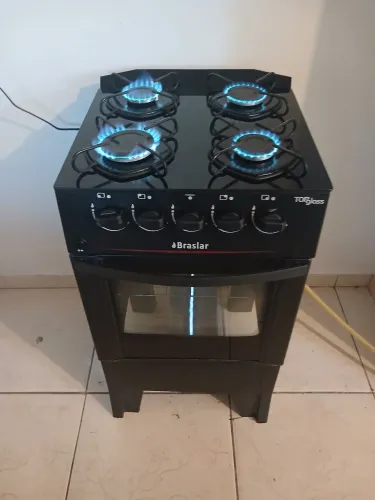 Vendo este fogão funciona as boca e o forno automático