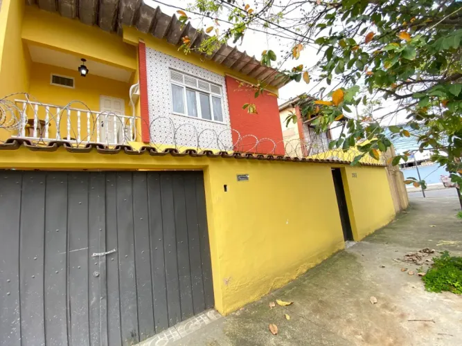 Excelente casa duplex com bela piscina e churrasqueira e canil na taquara.
