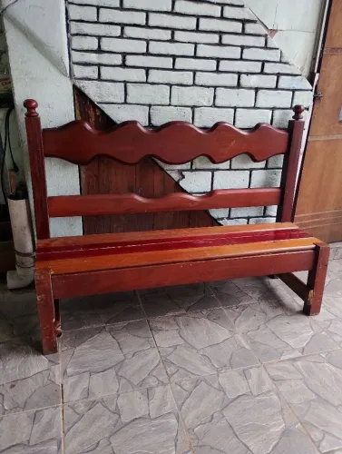 Banco artesanal / Mesa infantil
