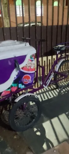 Vendo uma bicicleta de vender açaí boa dá para andar de boa tem freio
