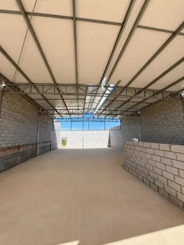 Galpão Comercial 300 m² para Locação em Pedro Leopoldo/MG