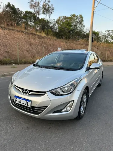 Hyundai Elantra GLS 2.0 16V Flex Aut. 2015
