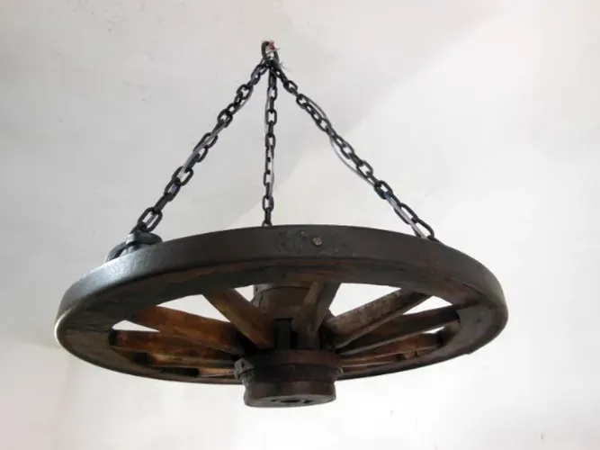 Lustre Luminária Roda Carroça 64cm c/ Corrente Ferro