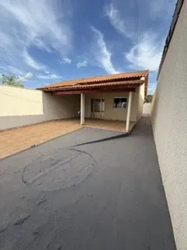 Casa para Locação em Guapó, Cidade de Guapo, 2 dormitórios, 1 banheiro, 2 vagas