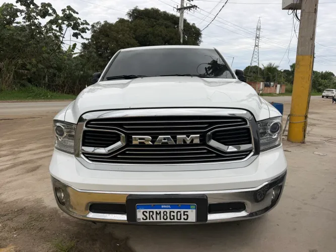Ram Classic Laramie 5.7 V8 16V Gasolina 4X4 Aut. 2023