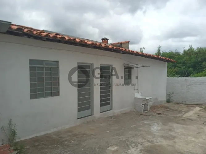 Aluguel de Casa na Vila Assis em Sorocaba-SP: 2 Quartos, 1 Sala, 1 Banheiro - 72m² de Área