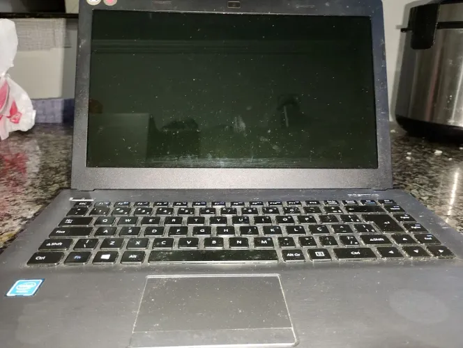 Notebook da positivo sem carregador tela nova mais funciona