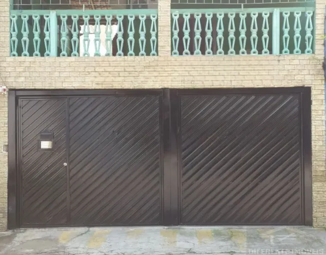 Casa assobradada Zona Leste 4 dormitórios 2 banheiros 2 vagas