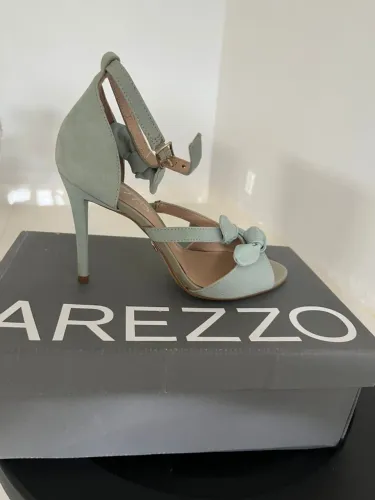 Sandália Arezzo 