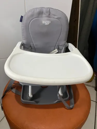 Cadeira de Refeição Portátil Cosco Kids Cinza (Excelente Estado!)