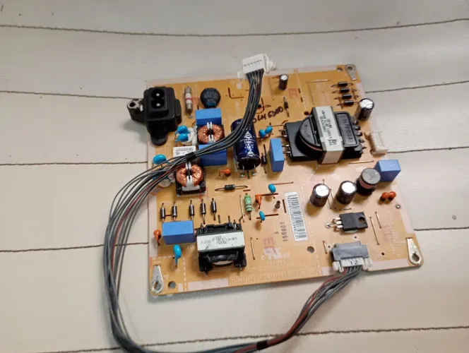 Fonte da TV LG modelo 43lm6300