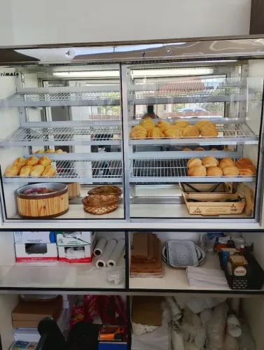 Balcão expositor para pães e bolos "Refrimate"