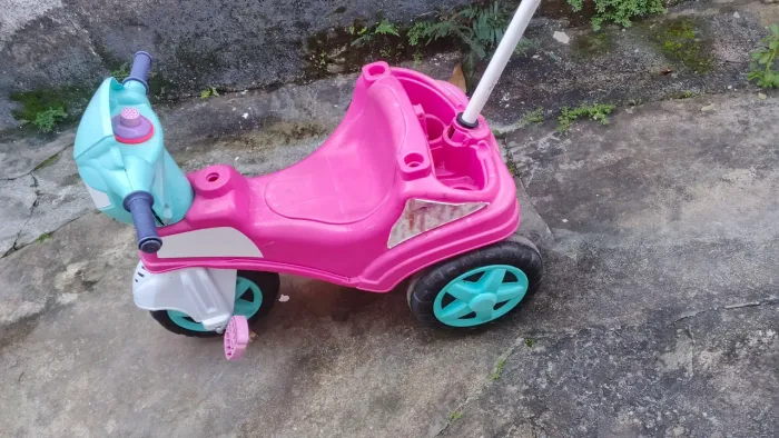 Vendo triciclo usado