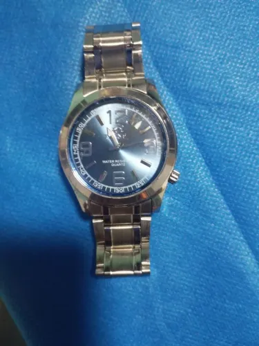 Vendo relógio de pulso
