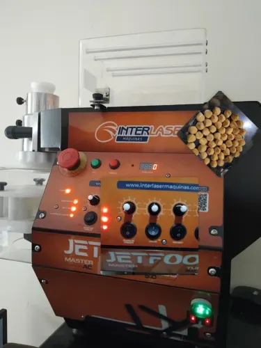 Máquina de fazer vários tipos de salgados