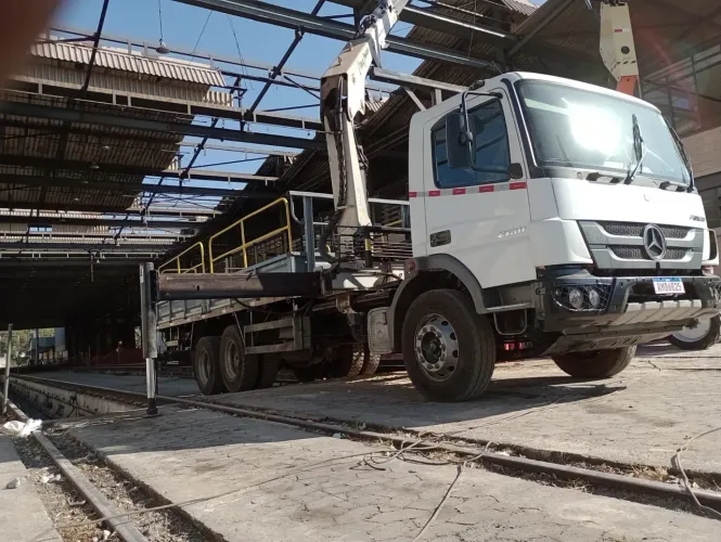 Caminhão munck 45t Mercedes 2730