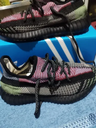 Tênis Adidas yeeezy Tam 40 yecheil