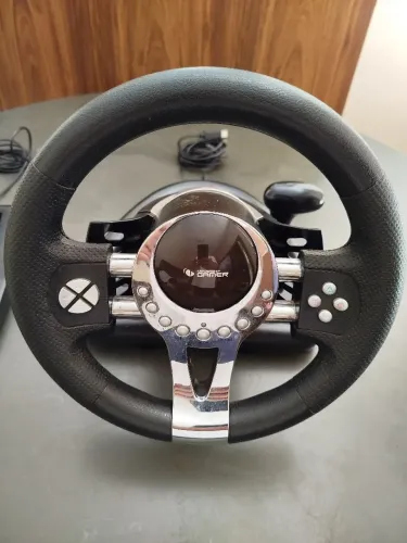 Vende-se um volante Leadership..Gamer