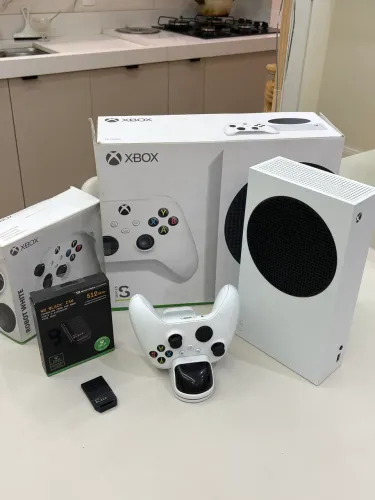 Xbox Series S 512gb + SSD Expansão + Caixas e NF com acessórios 