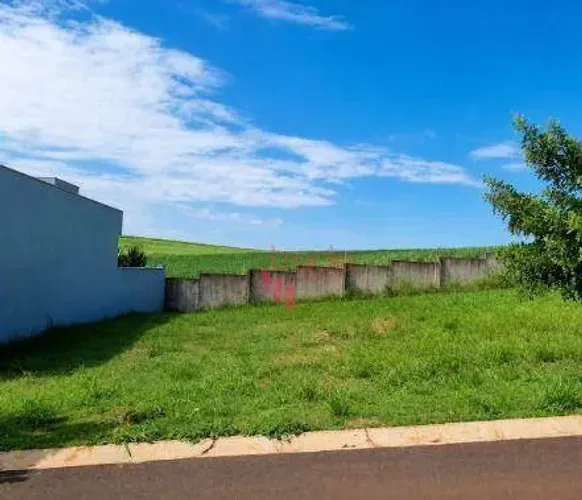 Terreno em Condomínio Fechado à Venda em Cravinhos
