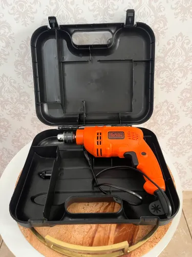 Furadeira Black+Decker com Maleta - Ótimo Estado