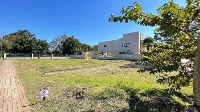 Terreno de Esquina 1200m² no Chácara Serimbura SJC