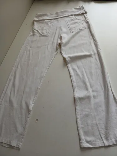 Calça branca lindo c algodão T.40