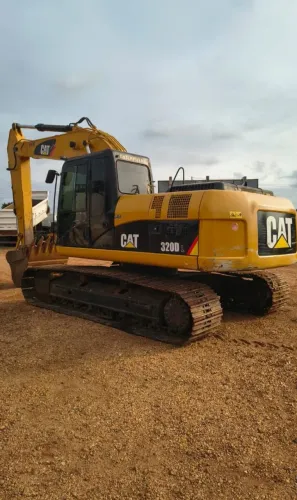 Retroescavadeira 320dl