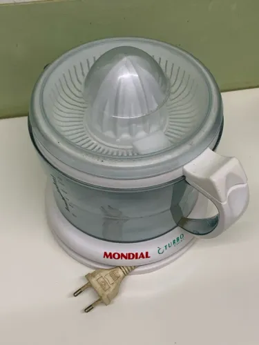 Espremedor de frutas Mondial Turbo