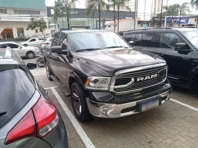 Ram Classic Laramie 5.7 V8 16V Gasolina 4X4 Aut. 2023