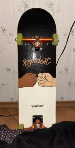 Skate Profissional, shape da represent ``pelas ruas``.