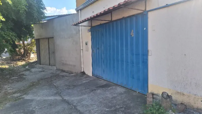 GARAGEM COM VAGA COBERTA
