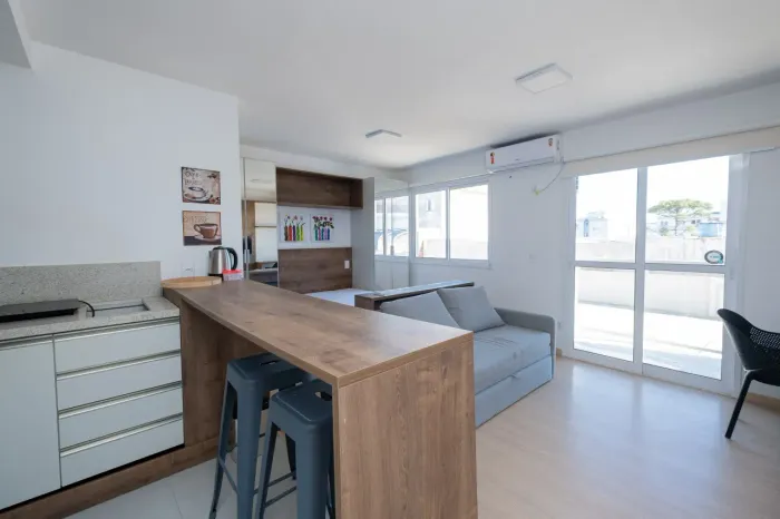Loft Mobiliado para Aluguel no Bairro Três Vendas em Pelotas RS com Vaga de Garagem, Sacad