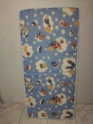 Vendo colchão para berço 