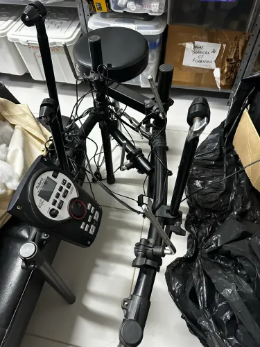 BATERIA ELETRÔNICA ROLAND TD-11K DRUMS. PRATICAMENTE NOVA!
