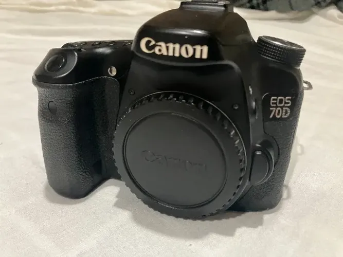 Canon 70D ( para reparo ou aproveitamento de peças )