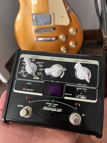 Guitarra Les Paul + equipamentos