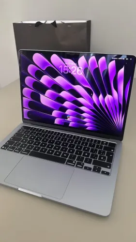 MacBook Air M4 2025