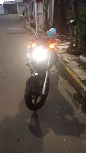 YAMAHA FAZER 2012 250 CILINDRADA
