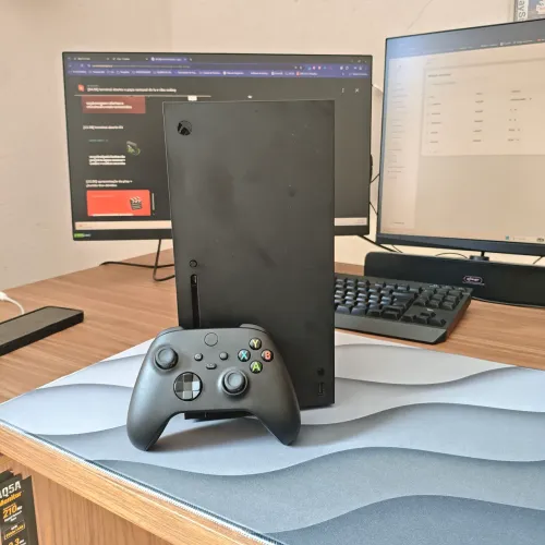 Xbox Séries X + 3 jogos 