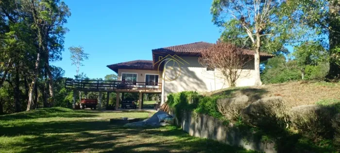Chácara à Venda - 10 Alqueires - Quatro Barras/PR Casa ampla, área privilegiada e infraest