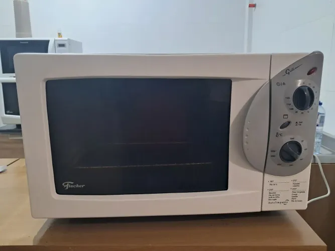 ? forno elétrico Fischer 44L - usado somente 2 vezes