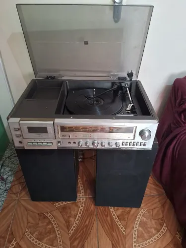 APARELHO DE SOM VINTAGE DA SONY (VENDO OU TROCO) (LEIA A DESCRIÇÃO.)