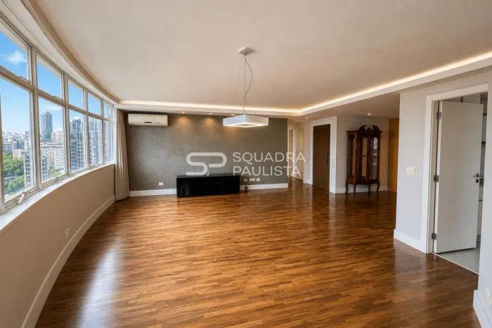 Apartamento com 178 m², 3 quartos sendo 1 suíte à venda no bairro Jardim Paulistano.