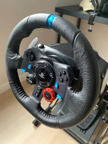 Logitech G29 com Suporte/cockpit, câmbio e freio de mão