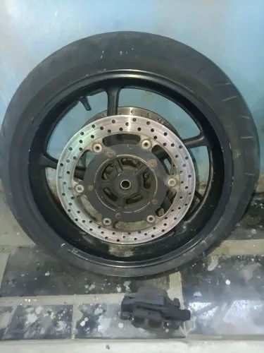 Par de rodas xj6 com pneu