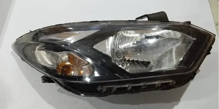 Farol Direito Onix 2017 2018 2019 / Detalhe Direito