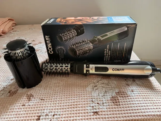 Escova giratória pra cabelo !