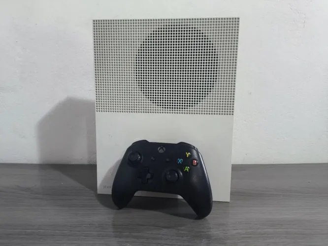 Xbox One S